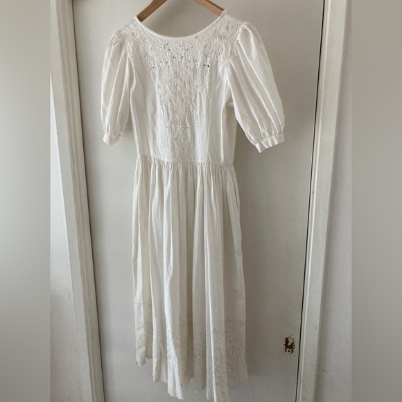 VINTAGE Dress - Picture 2 of 15